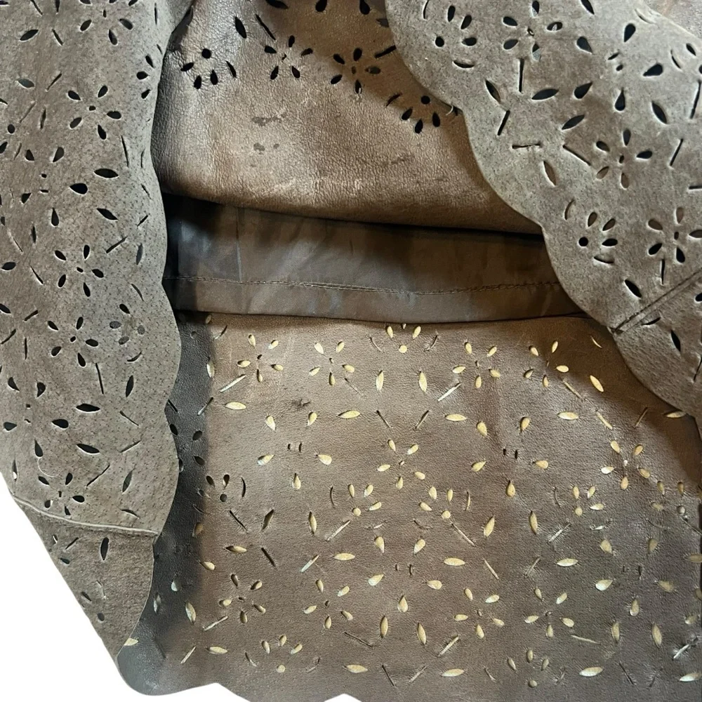 ISAAC MIZRAHI for Target | Suede Leather Skirt Size 6 - Picture 3 of 10
